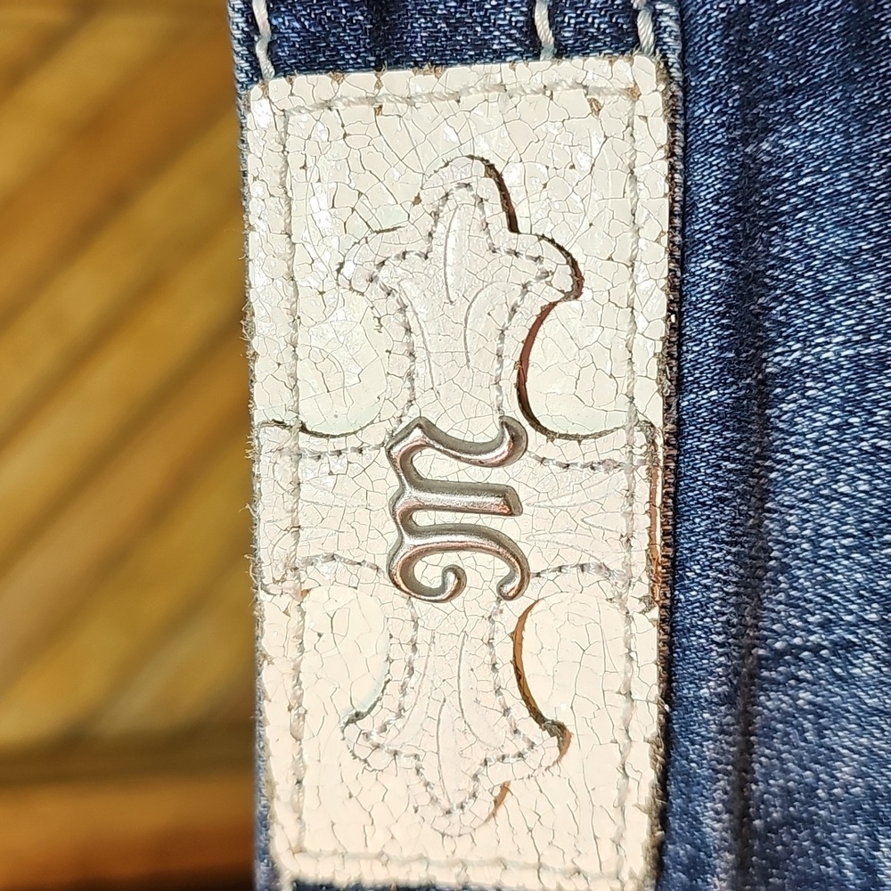 Miss Me Embellished Denim Shorts - Picture 4 of 7